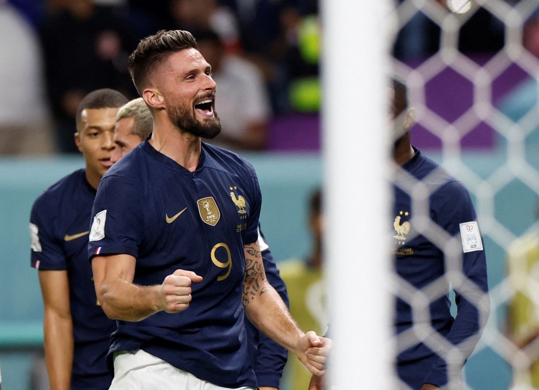 Olivier Giroud druhým gólem proti Austrálii vyrovnal reprezentační rekord (51 branek) Thierryho Henryho