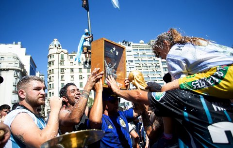 Argentinští fanoušci se v Buenos Aires chystají na oslavný ceremoniál mistrů světa