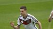 Julian Draxler (záložník, 20 let, Německo). V bundeslize se za chvíli přiblíží k 100 startům a přitom on sám tvrdí, že se pořád učí.  Není divu, že kolem záložníka Schalke krouží trenér Arsenalu Arséne Wenger, takové typy on zbožňuje.