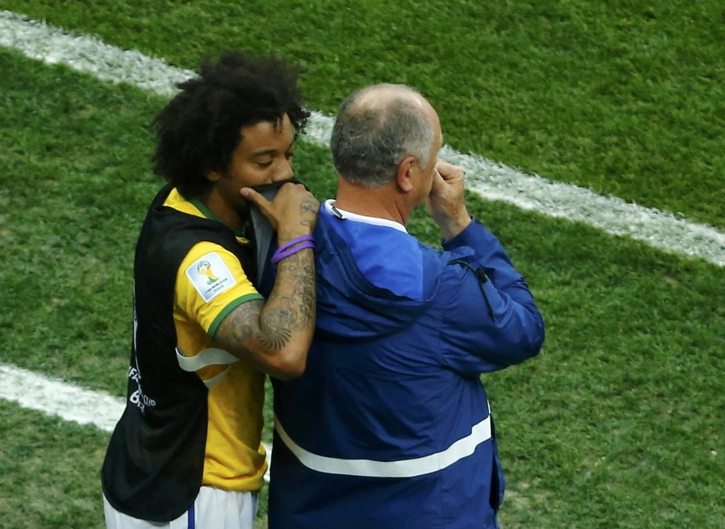 Marcelo se snaží tajně domluvit s trenérem Scolarim na taktice