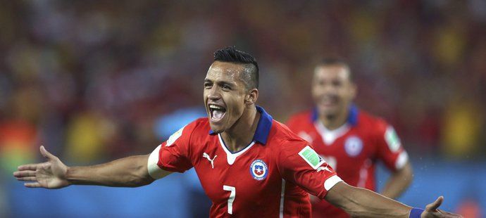 Chilský fotbalista Alexis Sánchez se obává rozhodčích v duelu s Brazílií