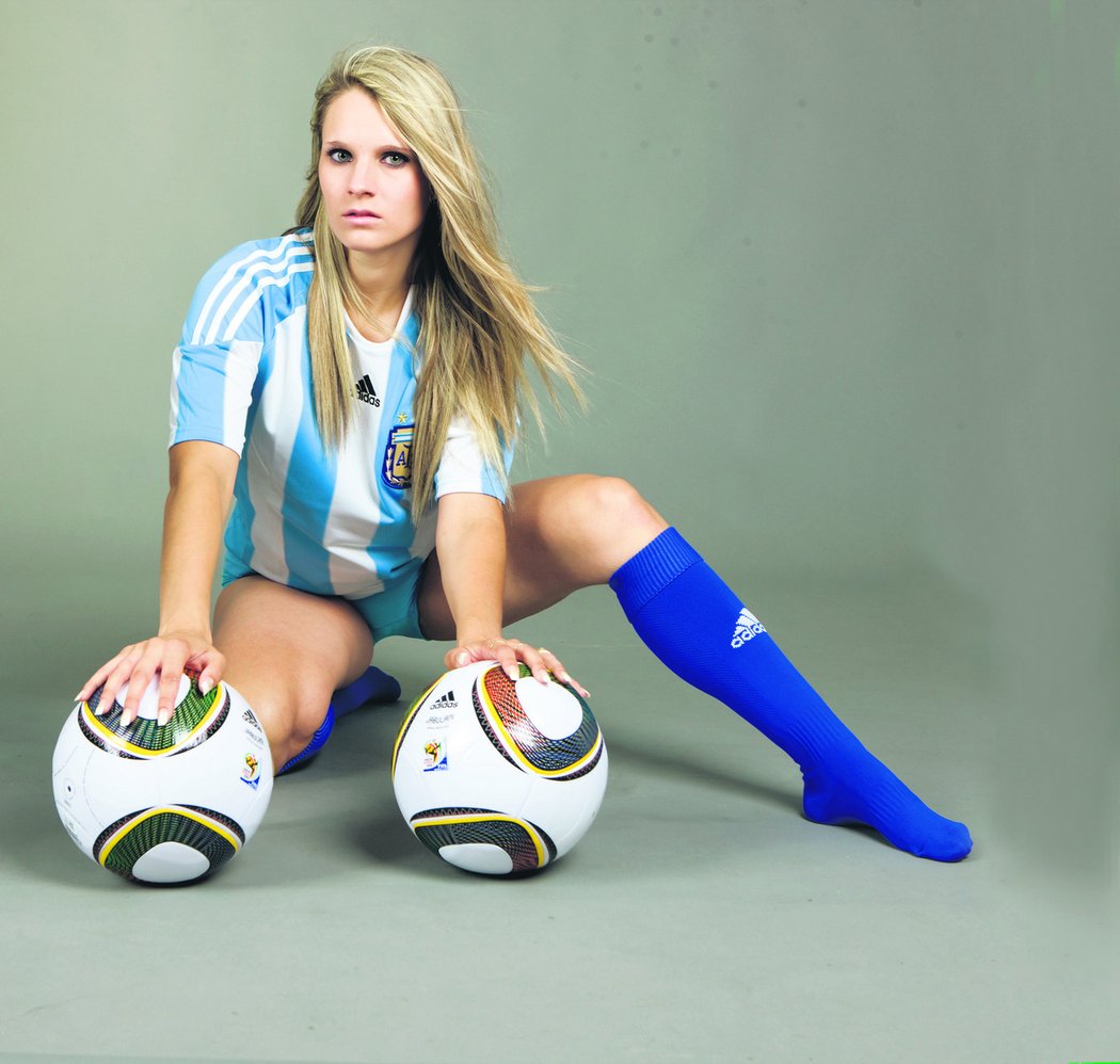 Sexy modelky v dresech fotbalových týmů na MS - Argentina