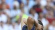 Higuaín se chytá za hlavu poté, co mu sudí neuznali gól po odmávaném ofsajdu