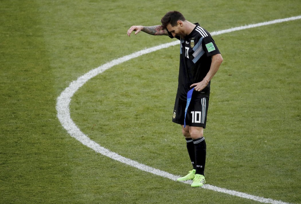 Frustrovaný Lionel Messi po zápase s Islandem