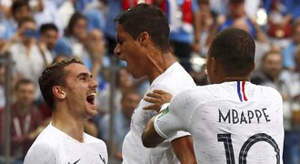 Uruguay - Francie 0:2. Varane a Griezmann vystříleli postup