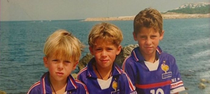 Eden Hazard (vpravo) přiznal, že v dětství společně se svými bratry fandili Belgii.