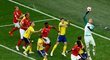 Švédska defenziva v akci během osmifinálového duelu se Švýcarskem