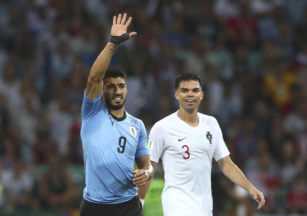 Luis Suárez (Uruguay) a Pepe (Portugalsko)