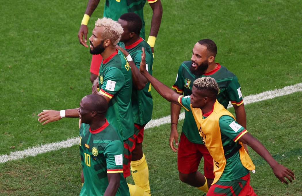 I Kamerunci dali dva góly během tří minut, díky nim vyrovnali zápas