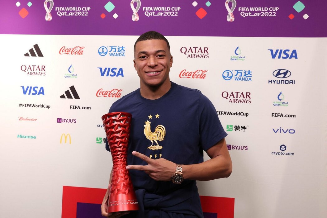 Pro někoho poklona Ronaldovi, pro druhé provokace Messiho. Kylian Mbappé opět rozvířil debatu