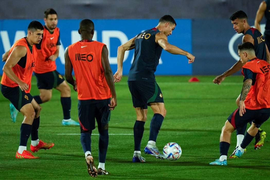 Cristiano Ronaldo na tréninku Portugalska na MS v Kataru