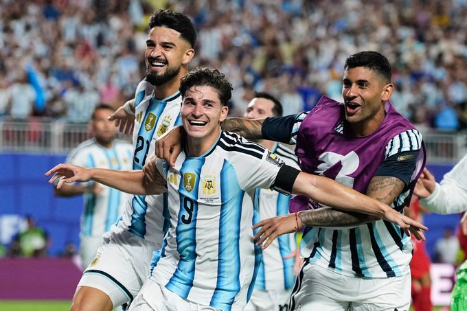 Argentina - Švýcarsko 3:1p. Messi a spol. jsou v semifinále. Krásnou trefou rozhodl Álvarez Argentina - Švýcarsko 3:1p. Messi a spol. jsou v semifinále. Krásnou trefou rozhodl Álvarez