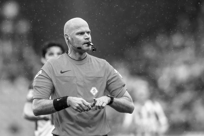 MS ve fotbale ONLINE: Rozhodčí (†38), který měl pískat na šampionátu, náhle zemřel MS ve fotbale ONLINE: Rozhodčí (†38), který měl pískat na šampionátu, náhle zemřel