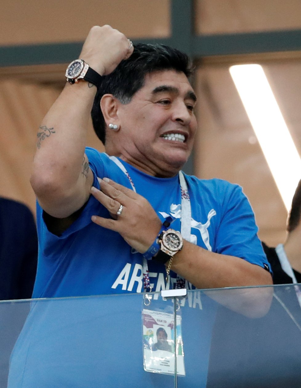 Diego Maradona fandil Argentině v utkání s Chorvatskem