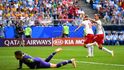 Christian Eriksen slaví vstřelený gól do sítě Austrálie