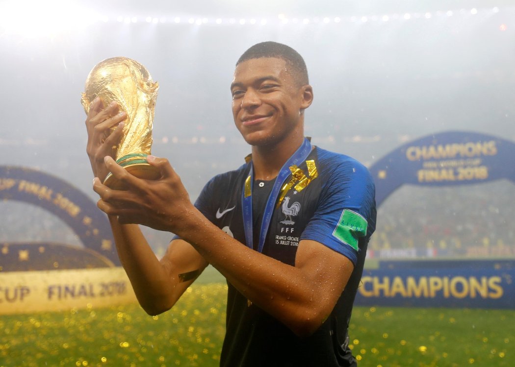 Kylian Mbappé byl vyhlášený nejlepším mladým hráčem turnaje a Francii pomohl k titulu světových šampionů