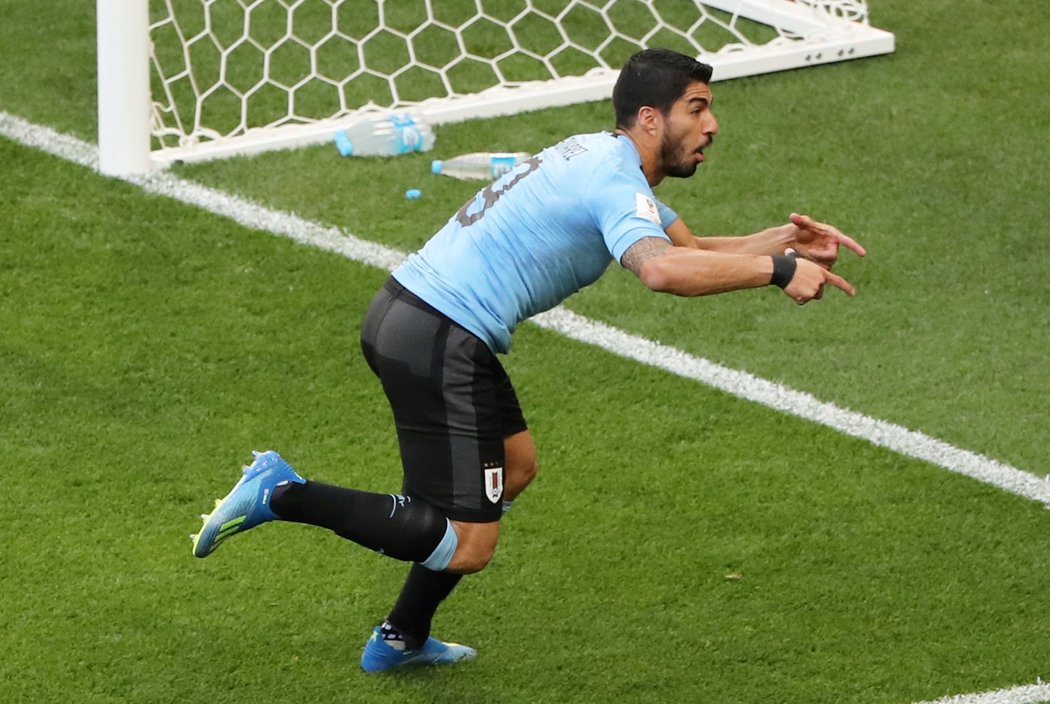 Gólová jistota! Luis Suárez otevřel skóre v utkání MS mezi Uruguayí a Saúdskou Arábií