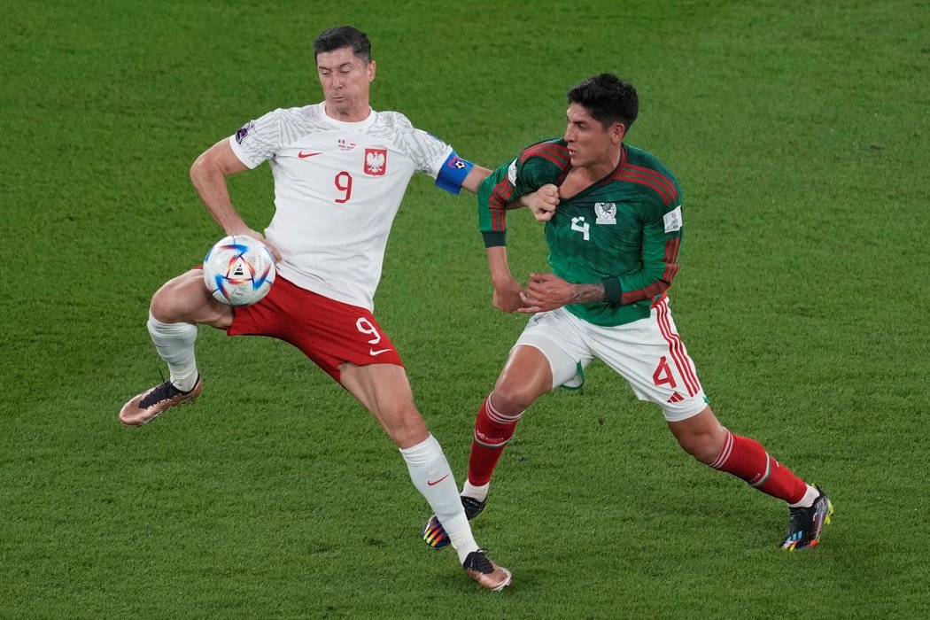 Polský útočník Robert Lewandowski v zápase MS proti Mexiku