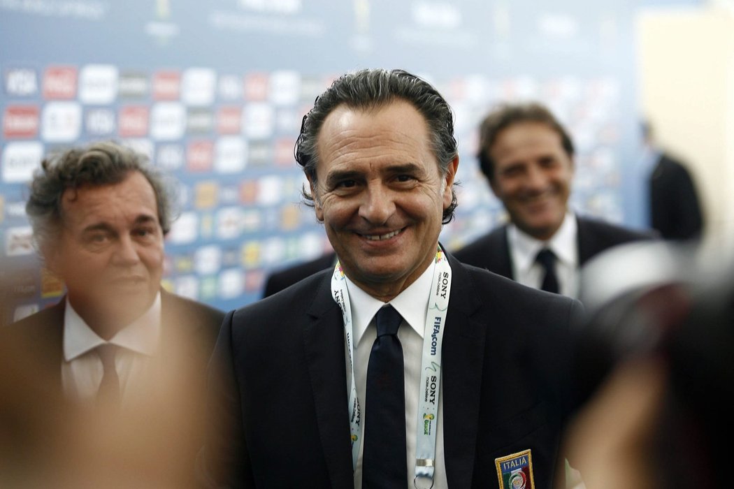 Italský trenér Prandelli přicházel na losování fotbalového šampionátu v Brazílii s úsměvem