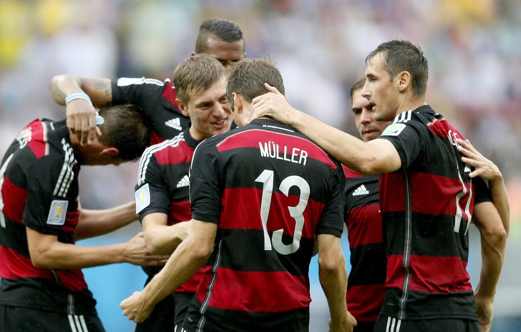 Müllerova radost se spoluhráči.