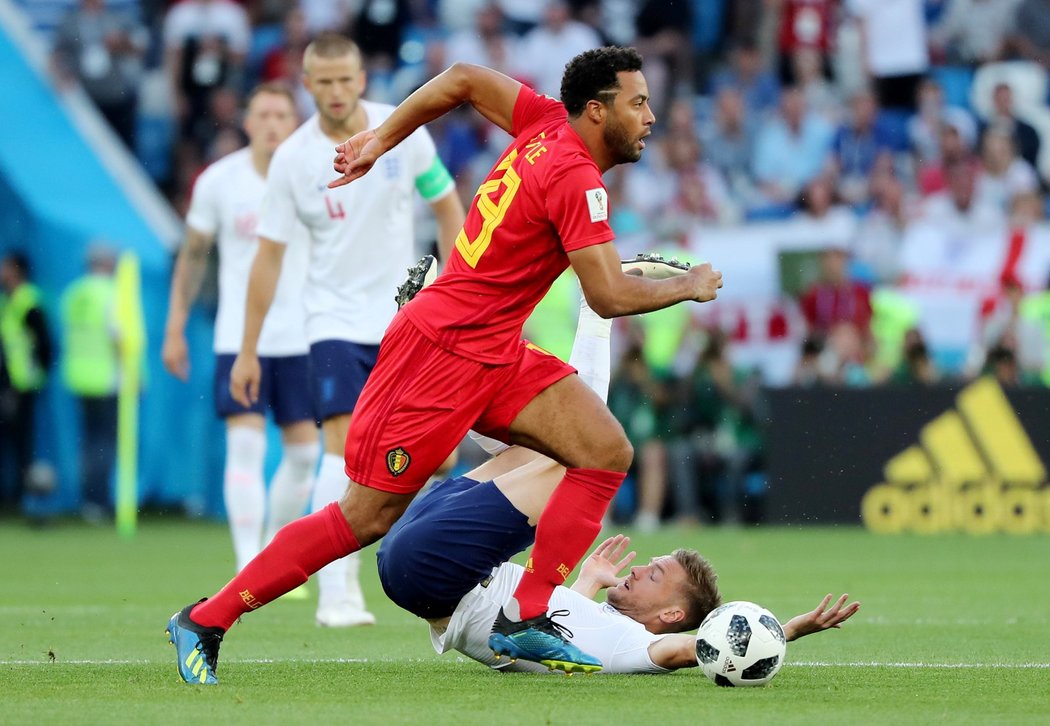 Belgičan Mousa Dembele v akci proti Anglii