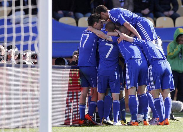 Slováci slaví vedoucí gól Slováci slaví vedoucí gól