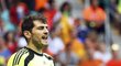 Španělský brankář Iker Casillas po druhém obdrženém gólu