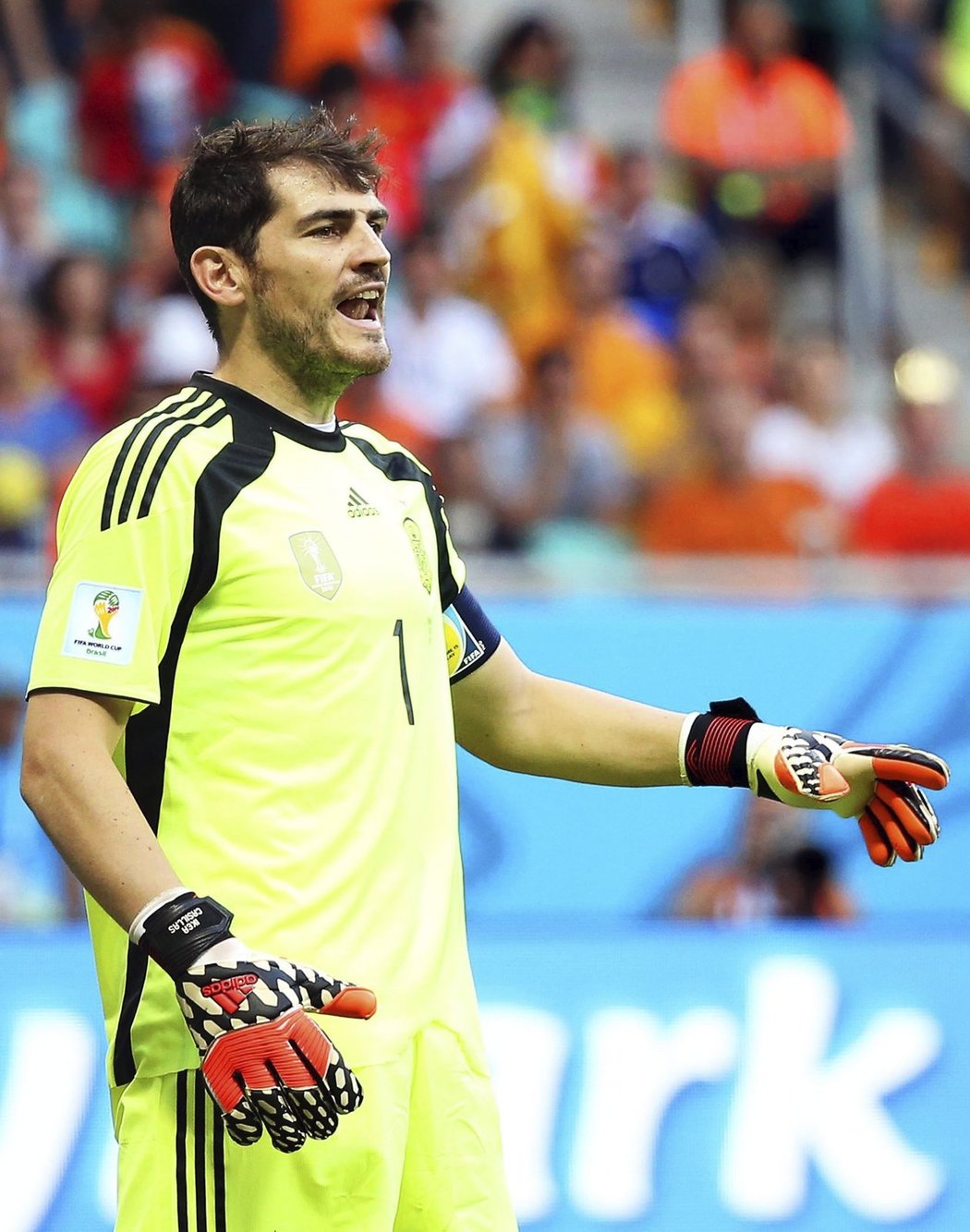 Španělský brankář Iker Casillas po druhém obdrženém gólu