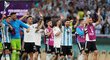 Argentincům se hodně ulevilo, po výhře 2:0 nad Mexikem zůstávají ve hře o postup