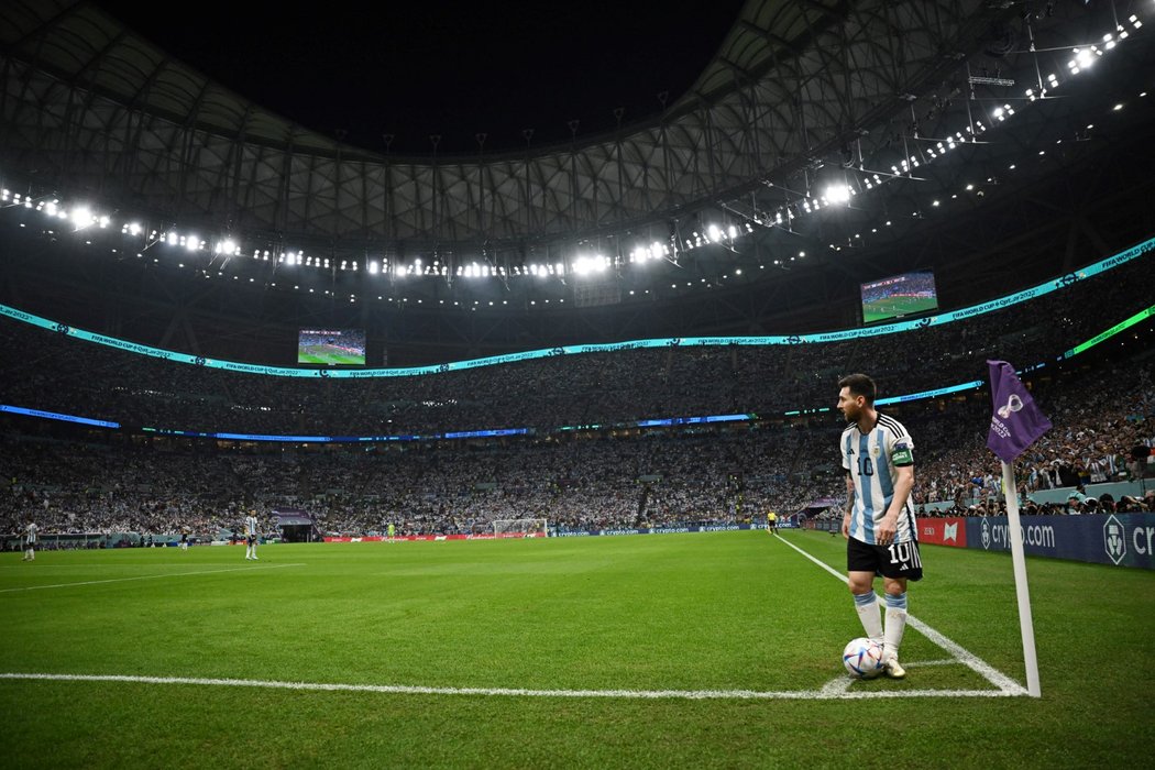 Lionel Messi v zápase s Mexikem