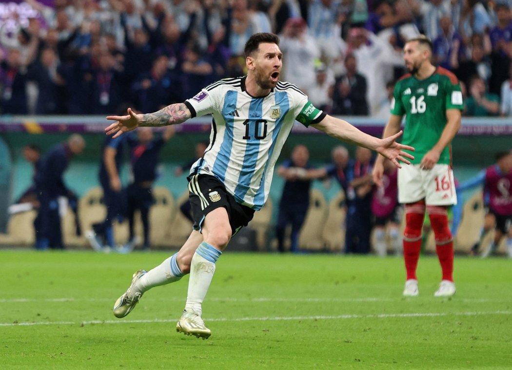 Lionel Messi slaví gól proti Mexiku