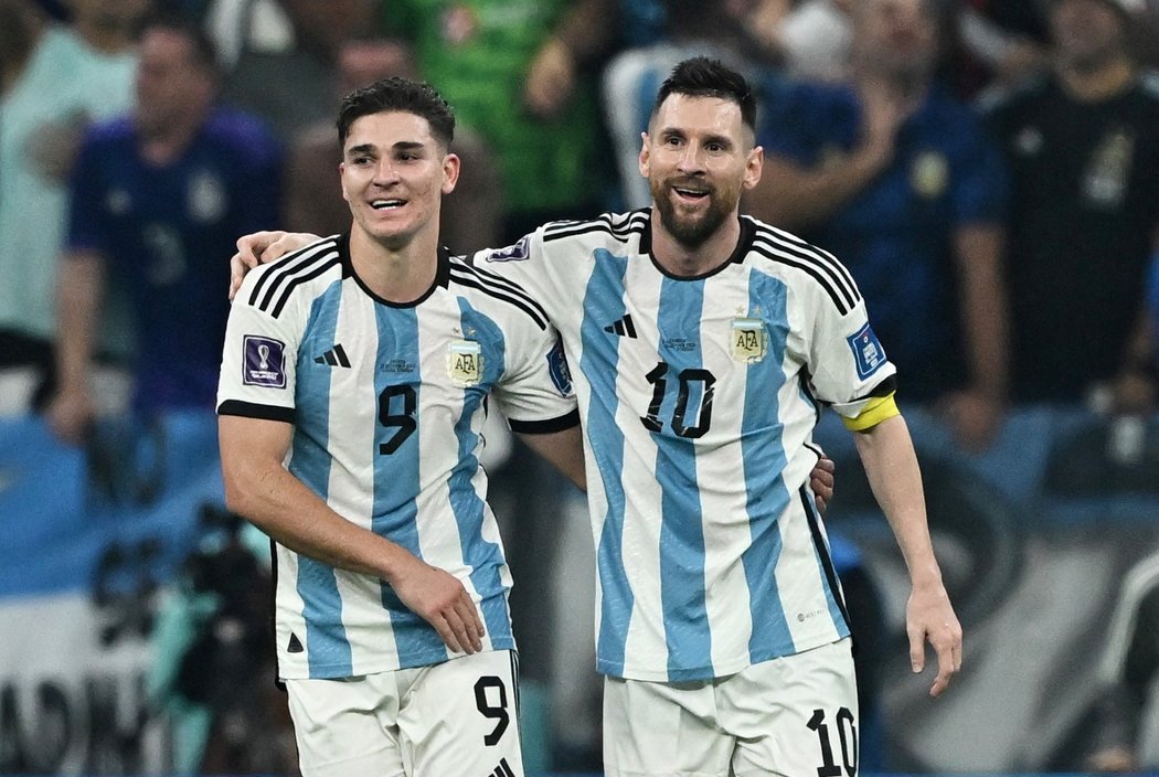 Lionel Messi senzačně připravil gól pro Álvareze