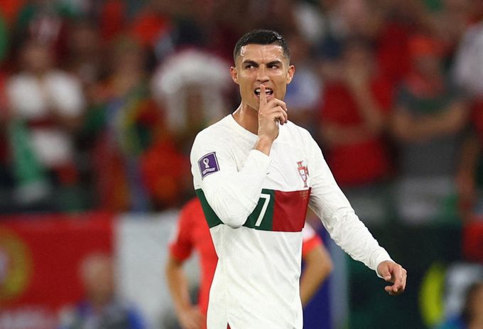 Naštvaný Ronaldo. Sklapni, vzkázal soupeři a popřel hádku s lavičkou Naštvaný Ronaldo. Sklapni, vzkázal soupeři a popřel hádku s lavičkou