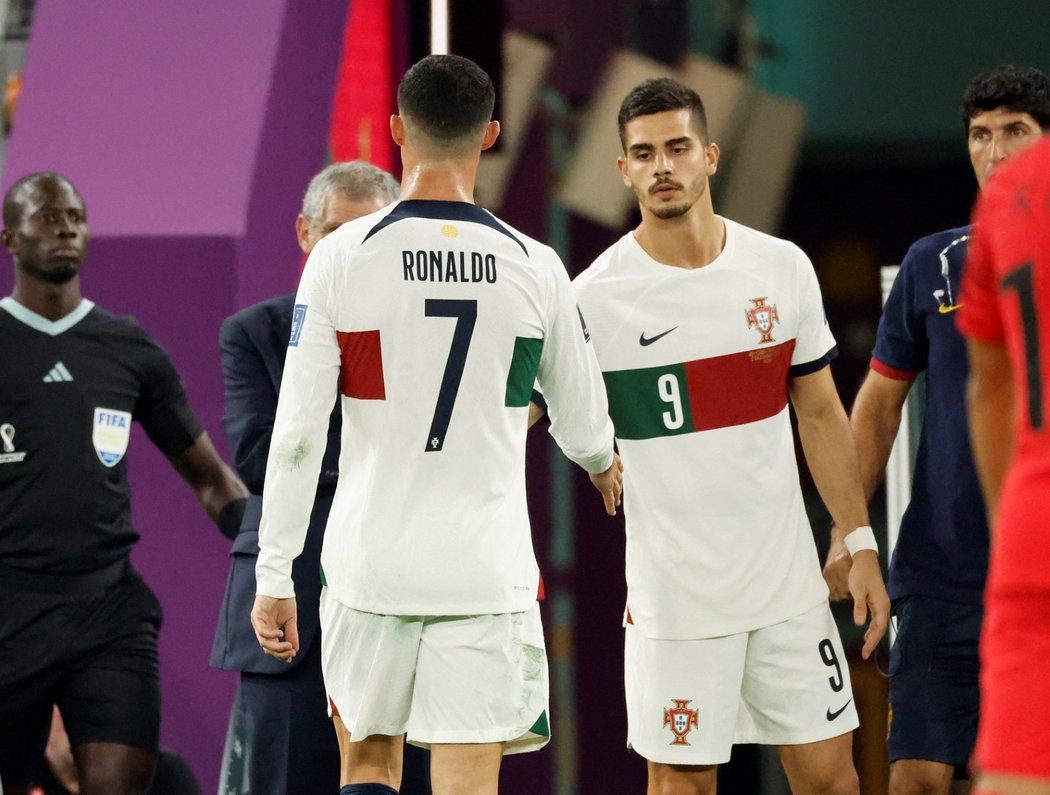 Cristiano Ronaldo střídal, nahradil ho André Silva