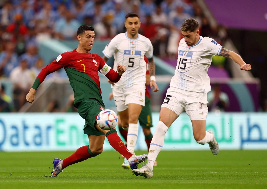 Ciristiano Ronaldo v utkání s Uruguayí