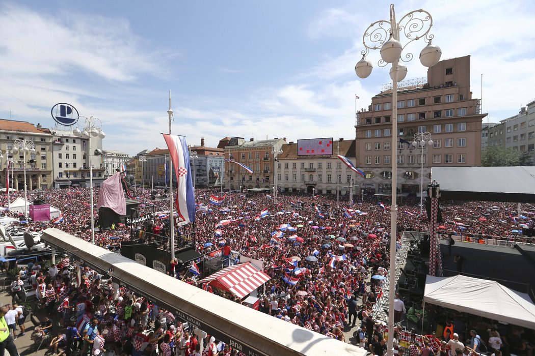 Hlavní náměstí v Záhřebu čeká na přílet vicemistrů světa