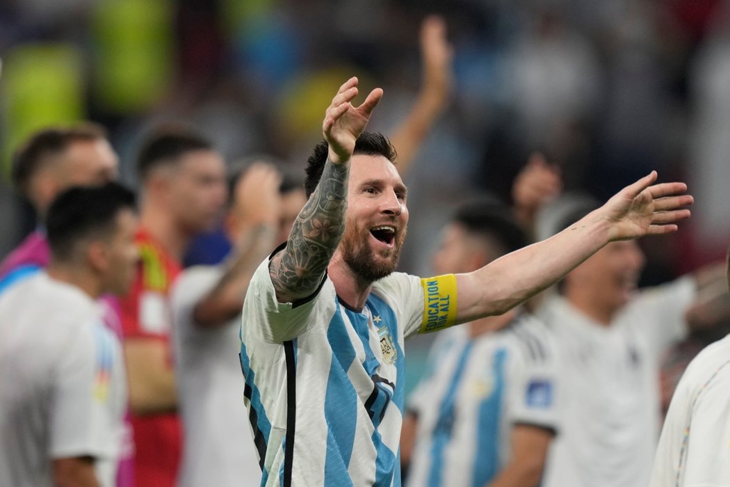 Lionel Messi se raduje z postupu do čtvrtfinále