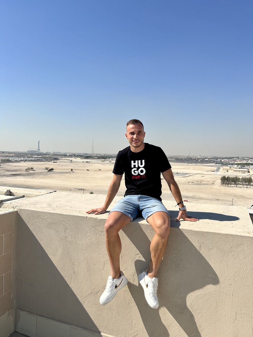 Nemanja Kuzmanovič z Baníku si po podzimní části sezony udělal výlet do Kataru