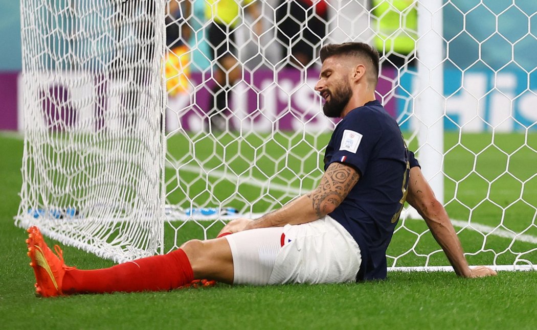 Zklamaný Olivier Giroud po neproměněné šanci