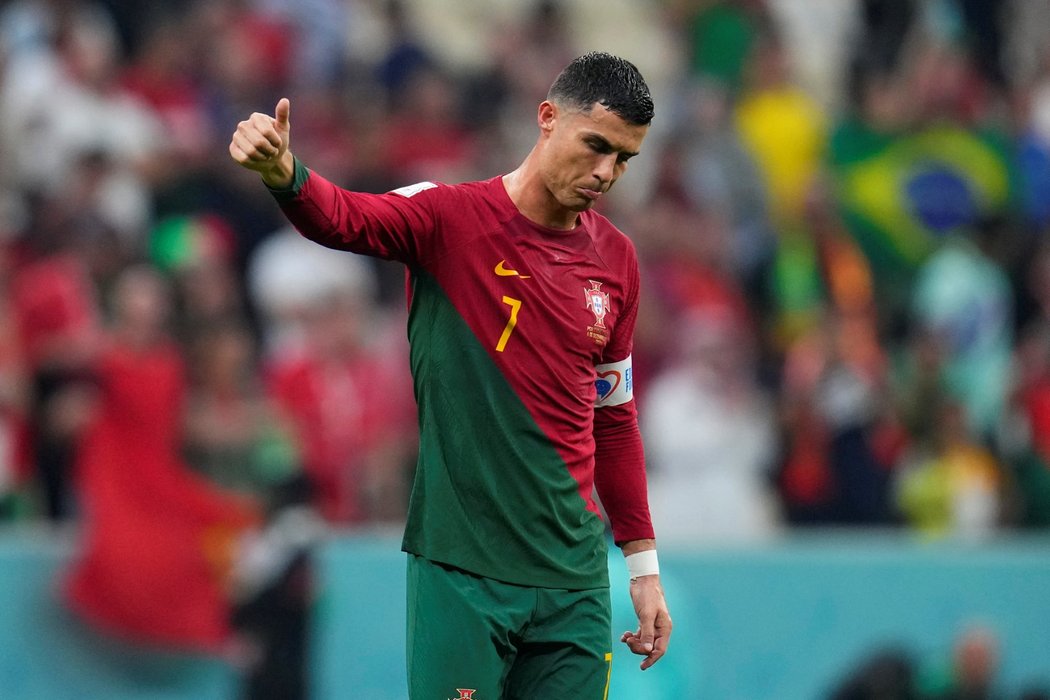 Cristiano Ronaldo naskočil do zápasu se Švýcary ze střídačky