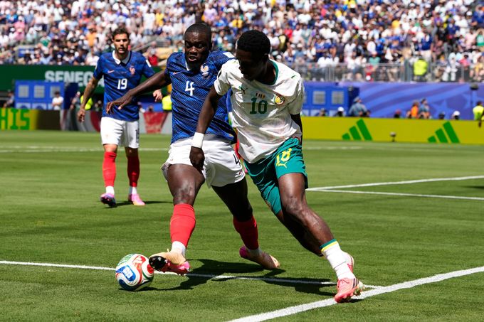 ONLINE: Francie - Senegal 0:0. Velká šance Afričanů, Maignana zachránila tyč ONLINE: Francie - Senegal 0:0. Velká šance Afričanů, Maignana zachránila tyč