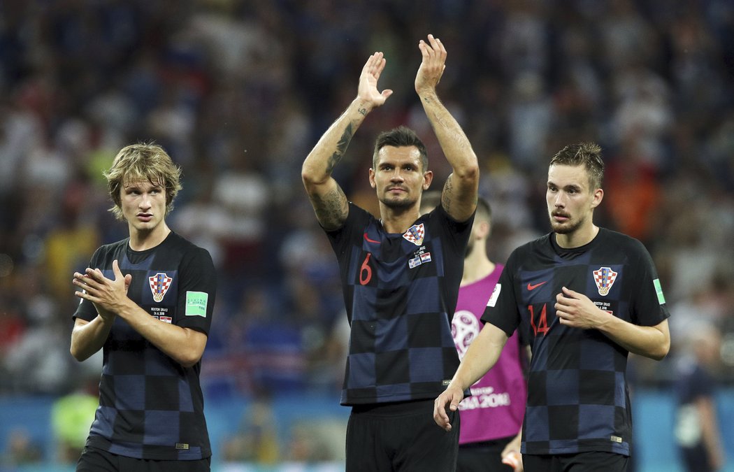 Chorvaté proklouzli do osmifinále bez ztráty bodu, když porazili i Island