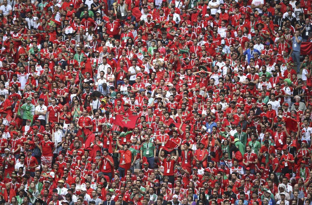 Fanoušci Maroka sledují duel své reprezentace s Portugalskem