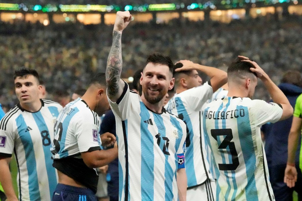 Lionel Messi slaví triumf na MS 2022