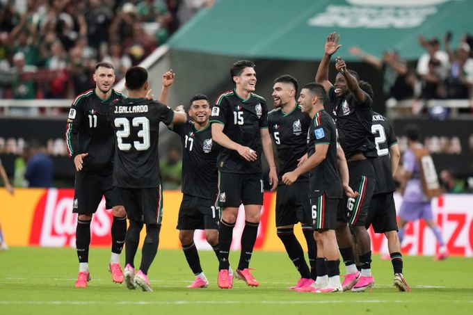 Mexiko - Jižní Korea 1:0. Rozhodla jediná trefa, domácí mají jistou výhru ve skupině A Mexiko - Jižní Korea 1:0. Rozhodla jediná trefa, domácí mají jistou výhru ve skupině A