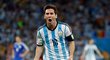 Lionel Messi se raduje ze vstřelené branky proti Bosně