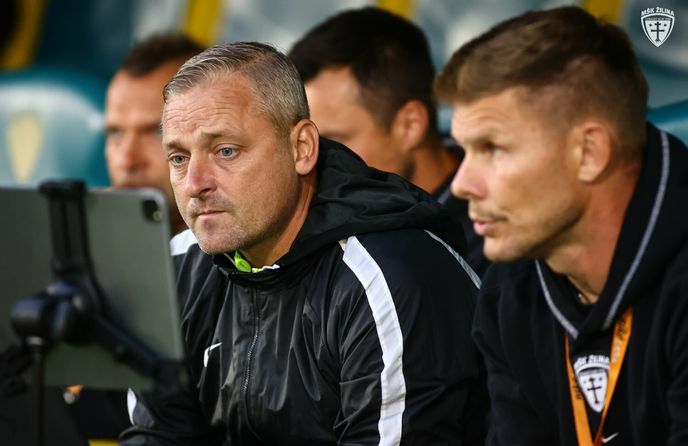 Trenér Žiliny Michal Ščasný během utkání proti Skalici Trenér Žiliny Michal Ščasný během utkání proti Skalici