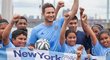 Nová posila New York City Frank Lampard byl přivítán nadšenými dětmi