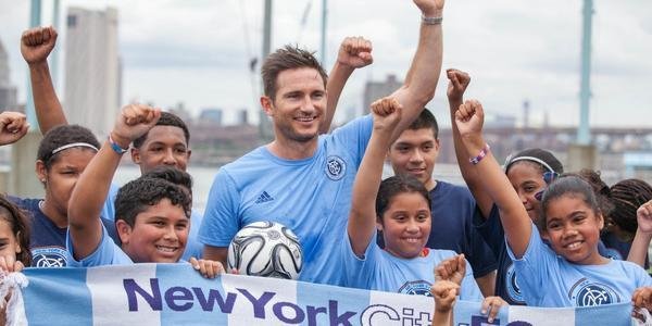 Nová posila New York City Frank Lampard byl přivítán nadšenými dětmi