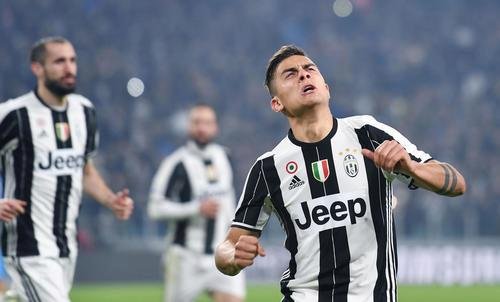 Obě penalty Juventusu proti Neapoli proměnil argentinský útočník Paulo Dybala